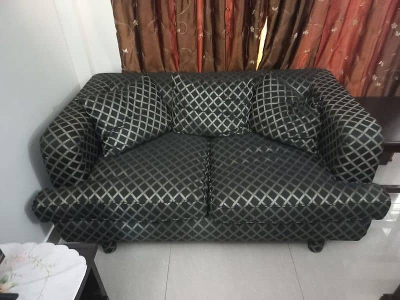 2 Seater Sofas (Quantity: 2) 1