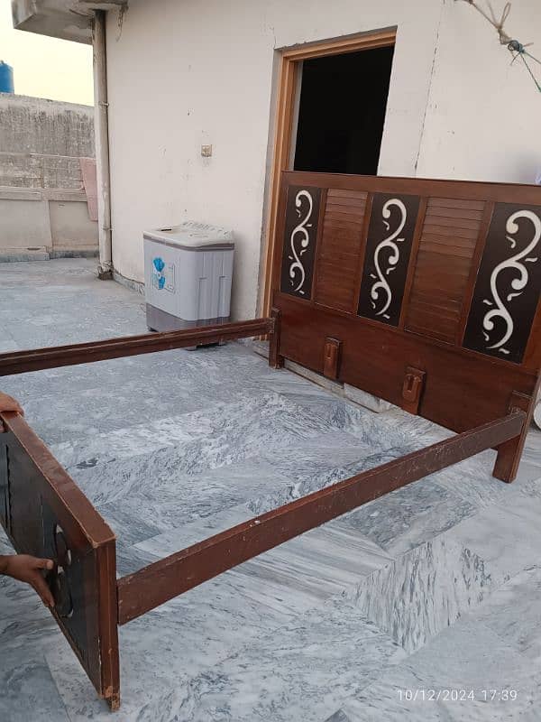 King size bed 6