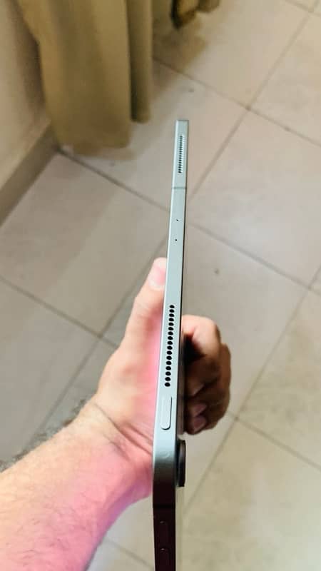 iPad Pro 3rd Generation 12.9 cellular 5