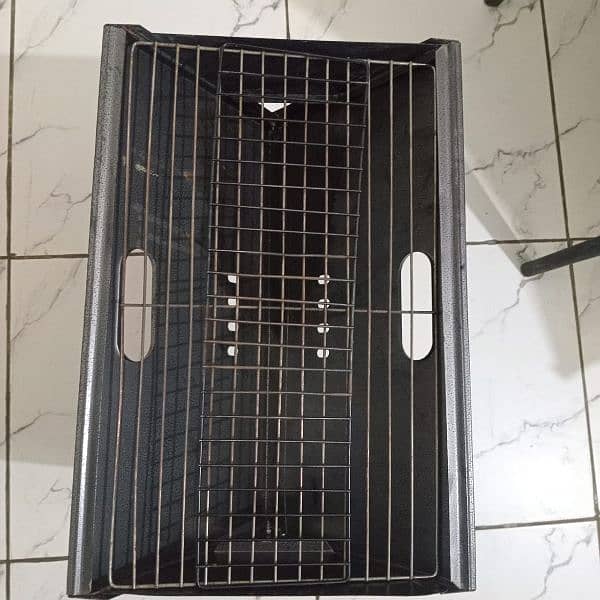 Portable and Foldable BBQ Stand with Grill in New Condition 3