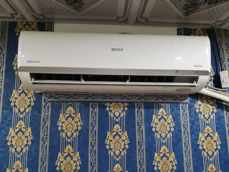 urgent sale AC 1.5ton plz contact 03//12//023//95//21 1