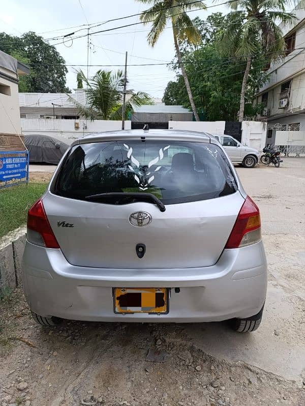 Toyota Vitz 1