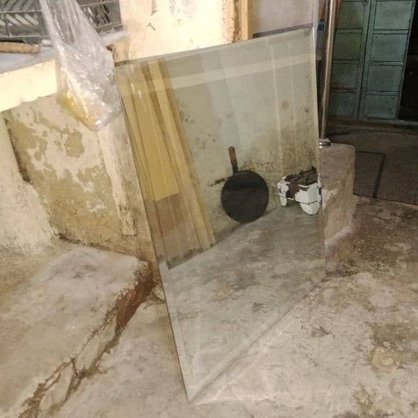 mirror good condition 3 lanth 2.30 churaye 4