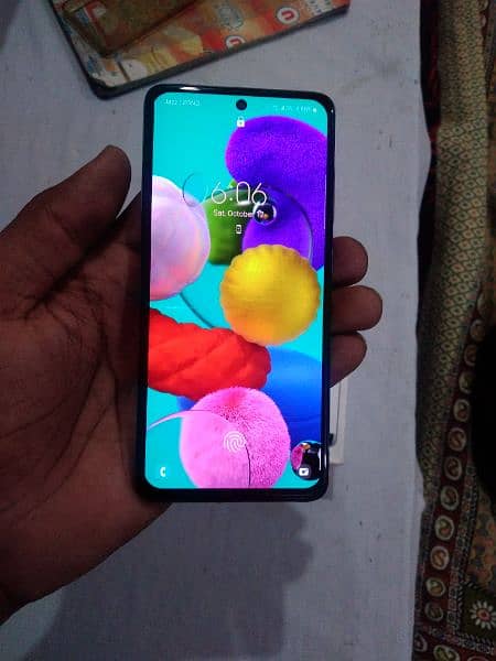 SAMSUNG A51 Mobile 6/128 Gb with Box condition 10/9 all good . 4