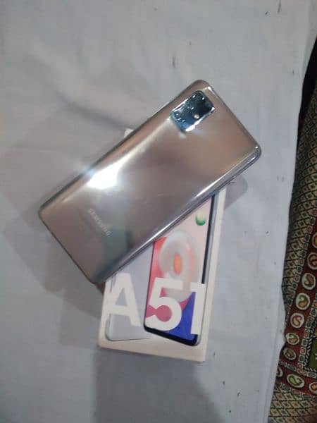 SAMSUNG A51 Mobile 6/128 Gb with Box condition 10/9 all good . 16