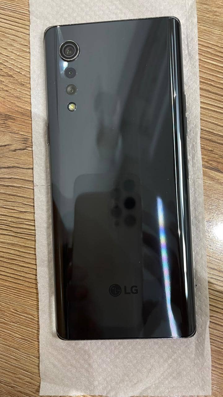 LG Velvet 5G 1