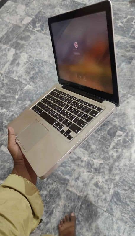 MacBook pro core i5 3