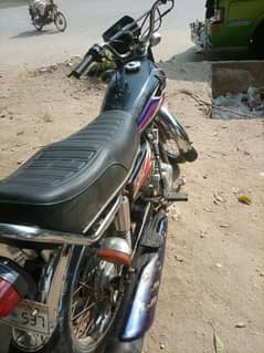 Honda 125 black