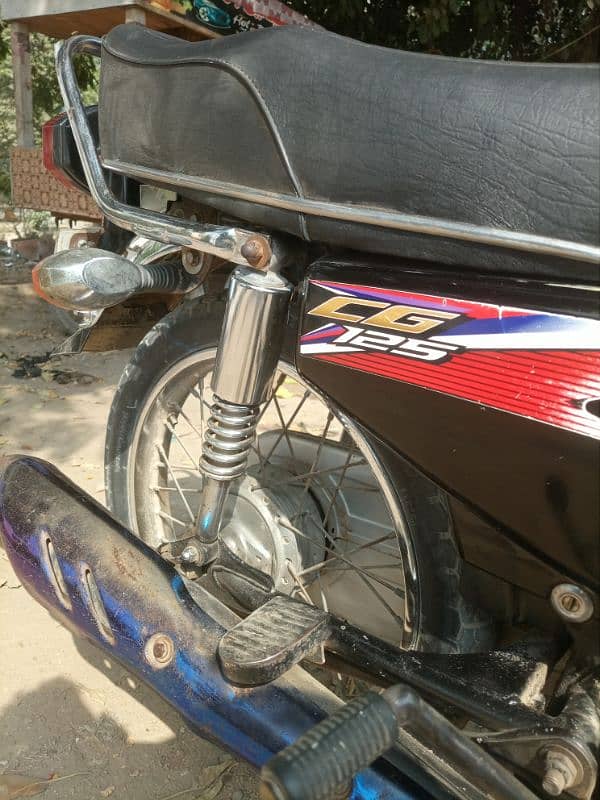 Honda 125 black 5