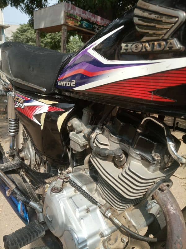 Honda 125 black 6