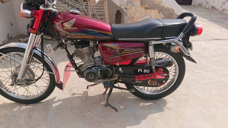 hi i want to sell my honda 125 bike 3