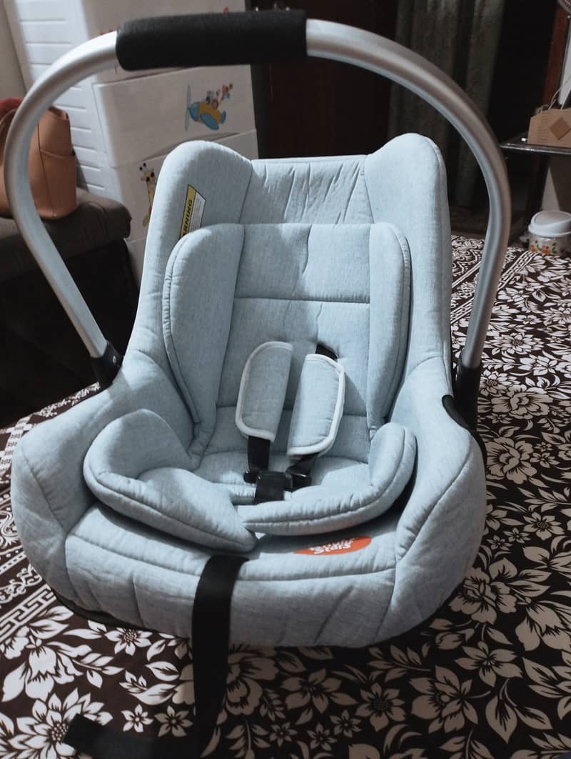 Baby Carry cot cum carseat for sale 0