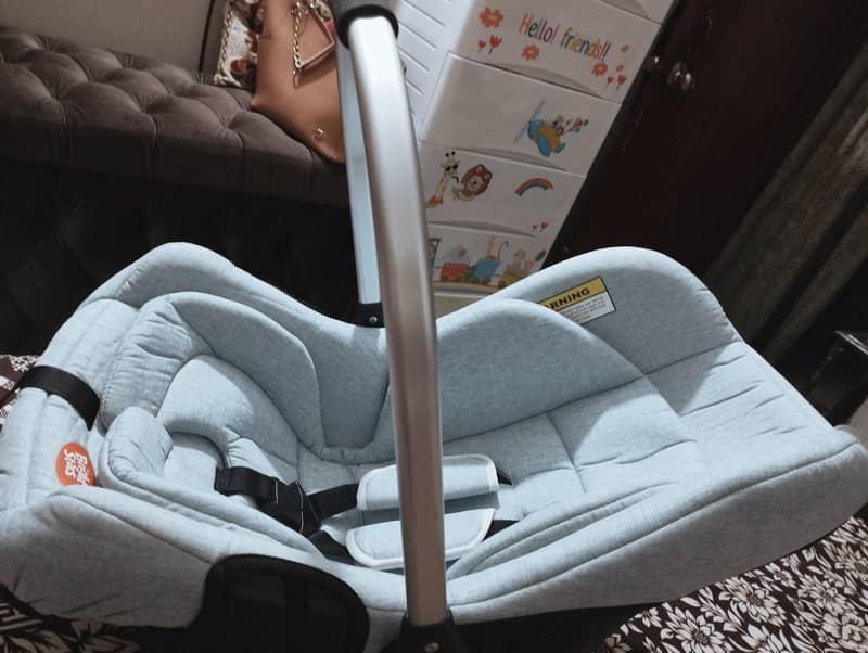 Baby Carry cot cum carseat for sale 1