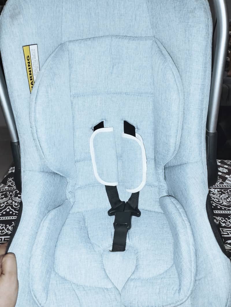 Baby Carry cot cum carseat for sale 5