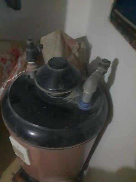 Gass & electric gyser for sale 0