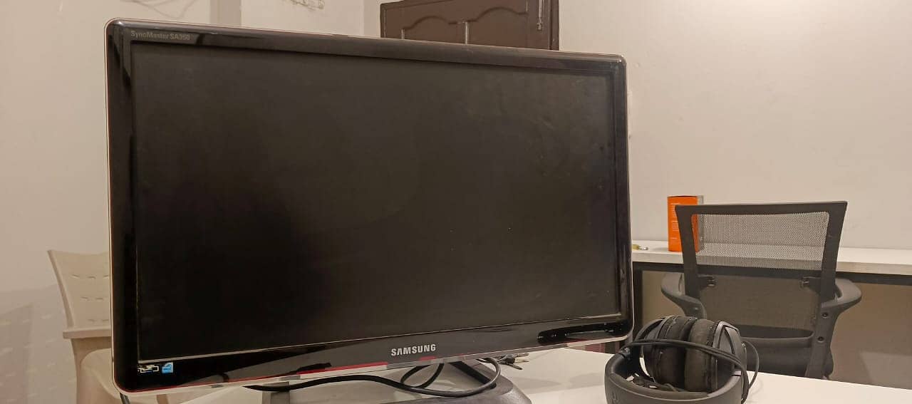 Samsung 24" SA350 fresh Lcd monitor for sale 2