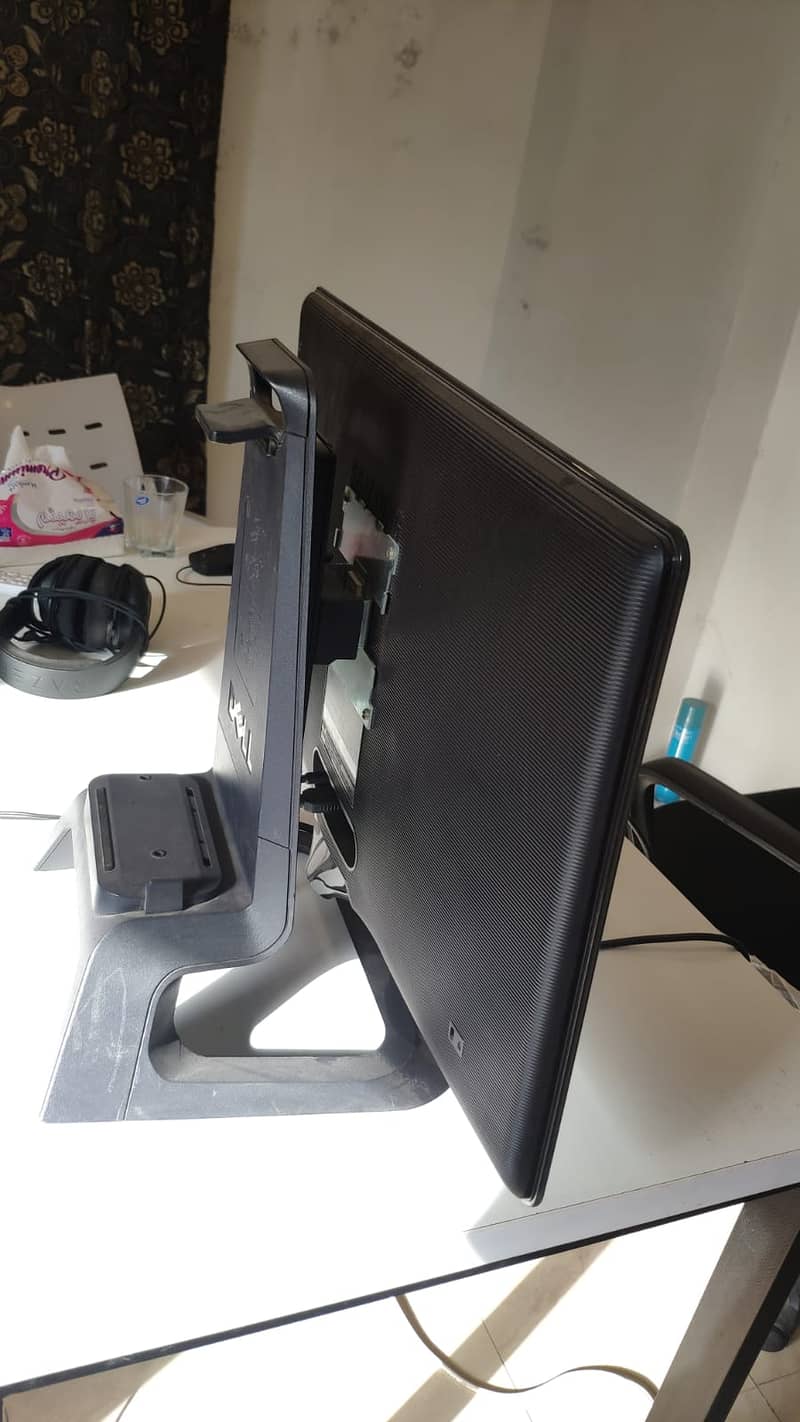 Original Samsung 24" LCD/Monitor for Sale (HDMI supported) SA350 Model 3