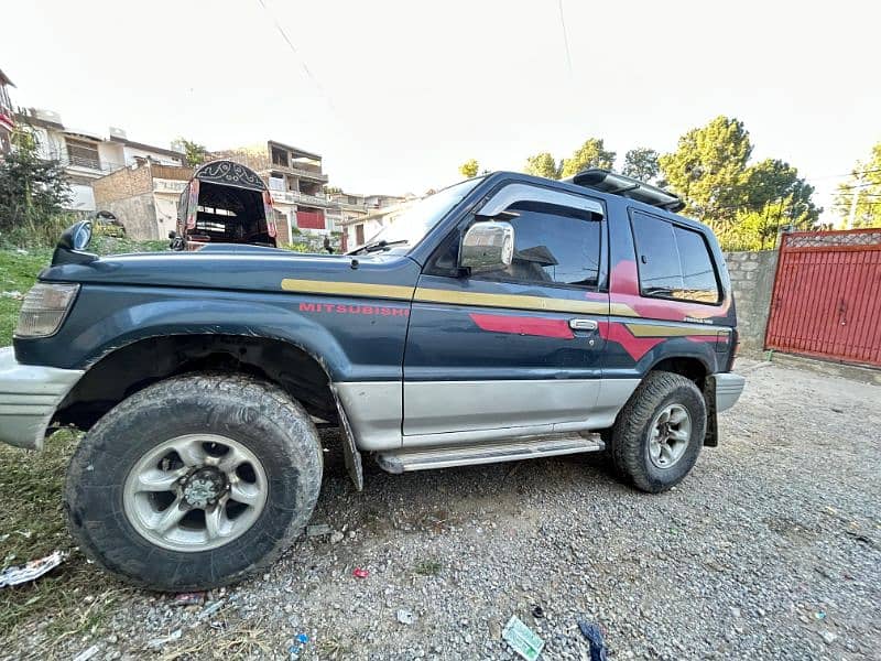 Mitsubishi Pajero 1993 14