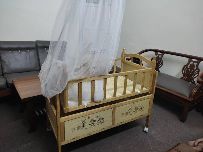 baby cot 1