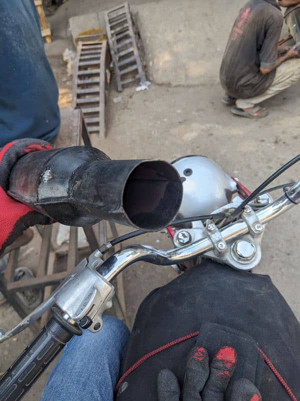 honda CB 180's silencer 0