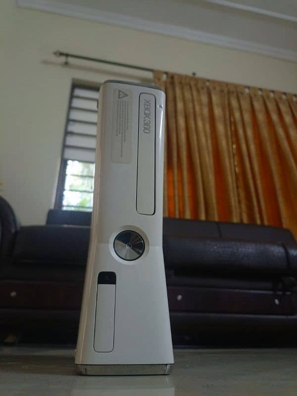 XBOX 360 slim 500 GB bonus edition jailbreak 4