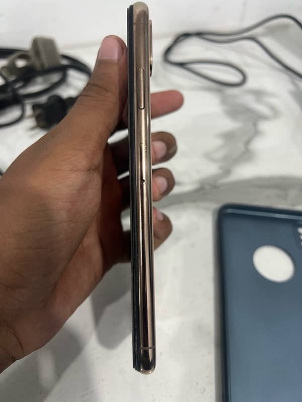 Iphone xs max sale and exchange(03274554843)whtsapp &contact nmber. 4