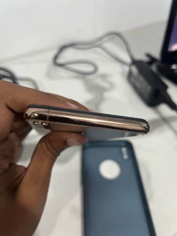 Iphone xs max sale and exchange(03274554843)whtsapp &contact nmber. 5