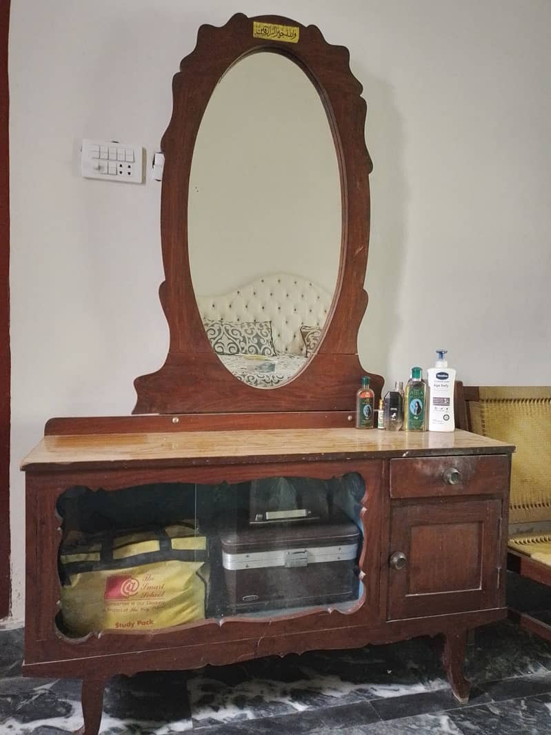 dressing table 0