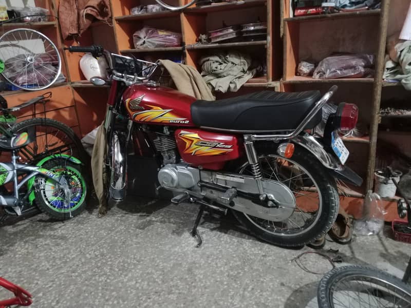 Honda 125 neat & clean 0