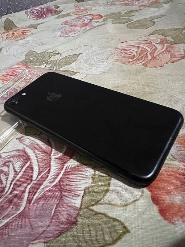 iPhone 7 pta urgend sell 2