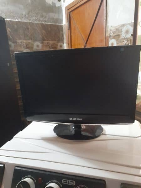 CPU HP 4 ganretoin samsung LED 19 inch mouse keyboard speaker 7