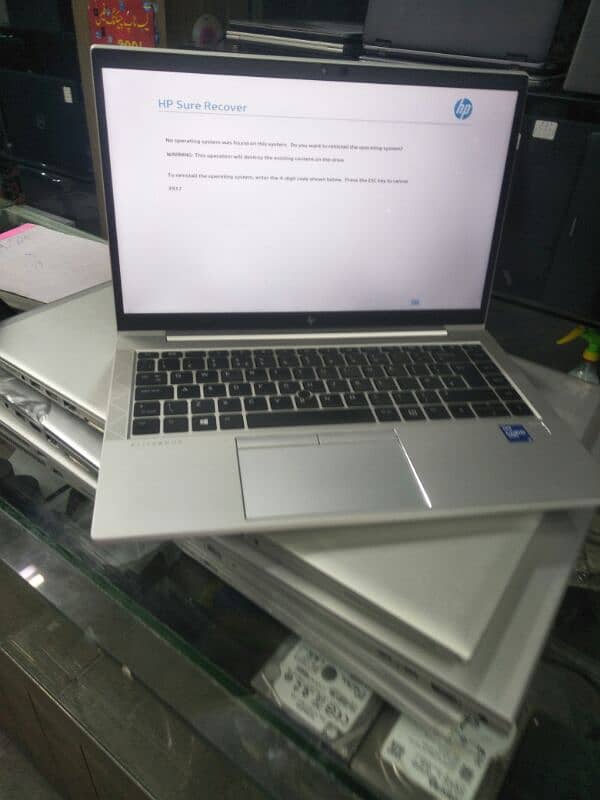 laptop core i7 11th gen 14" touch screen 3