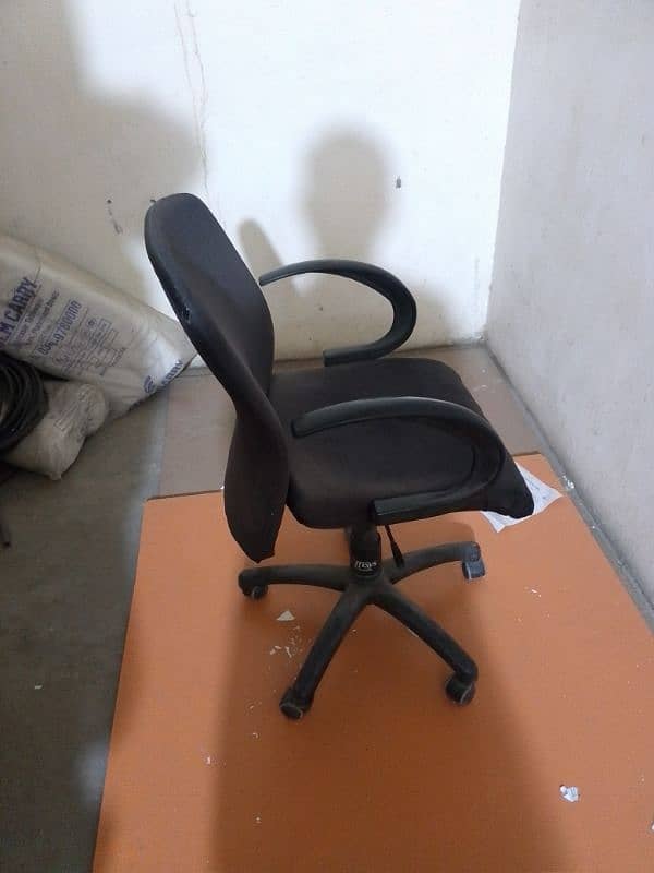 02 chair for sell condition 10/8 3