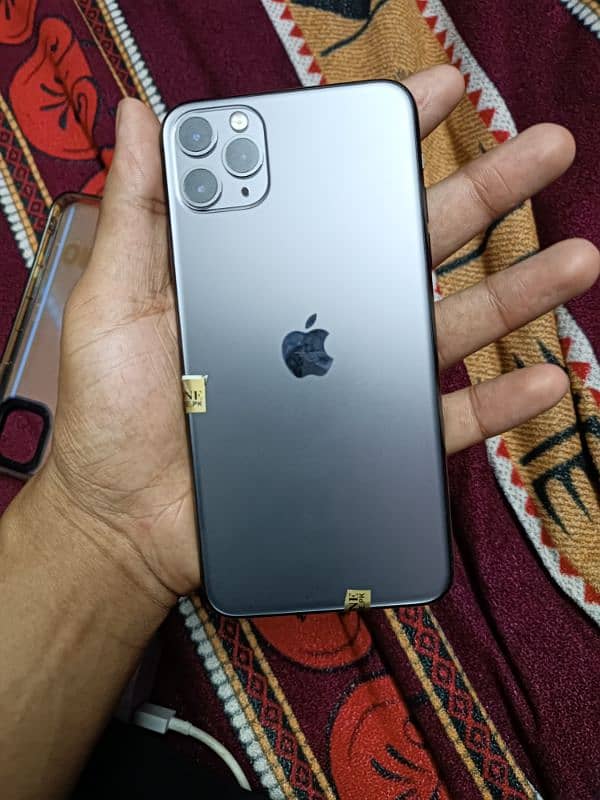 iPhone 11 pro max 256gb non pta 5