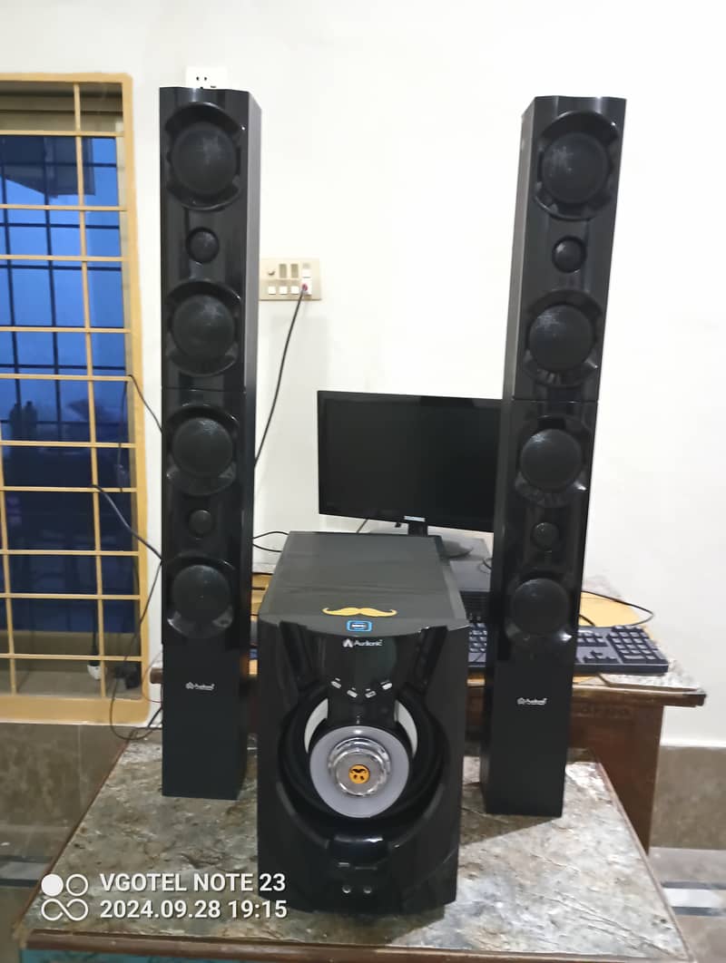 Audionic rb 110 woofer and speakers 8