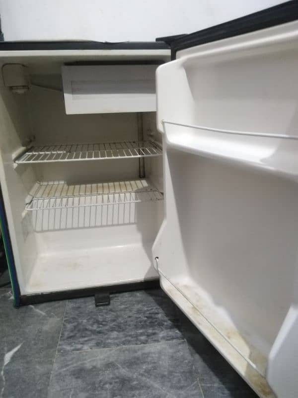 haier fridge for sell 2