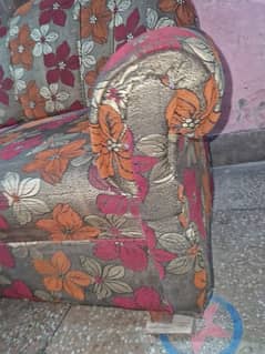 Bilkul 10 10 sofa ha 2 set ha is me isk size k  03216488356 0