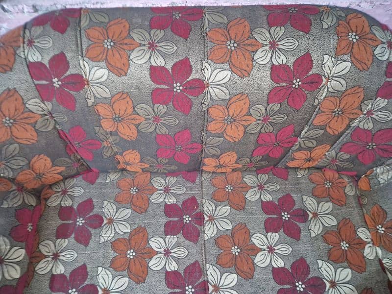 Bilkul 10 10 sofa ha 2 set ha is me isk size k  03216488356 7