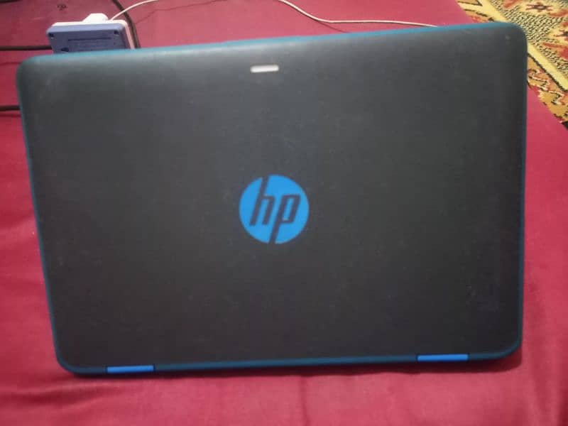 HP laptop flip & touch screen 1