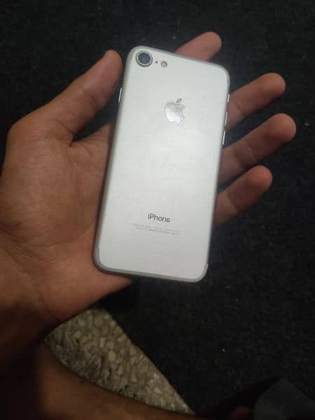 iphone 7 . . . . 128 GB 2