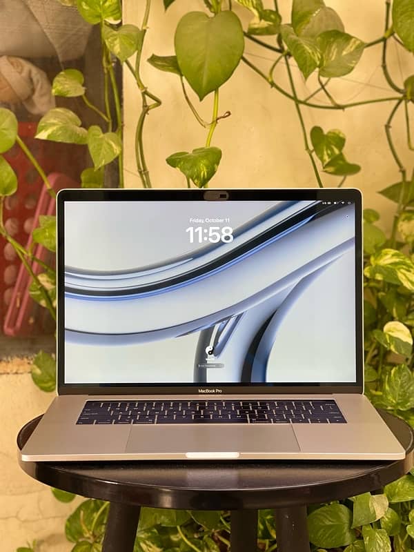 MacBook Pro 2018 (15inch) i9 32GB 512GB 1