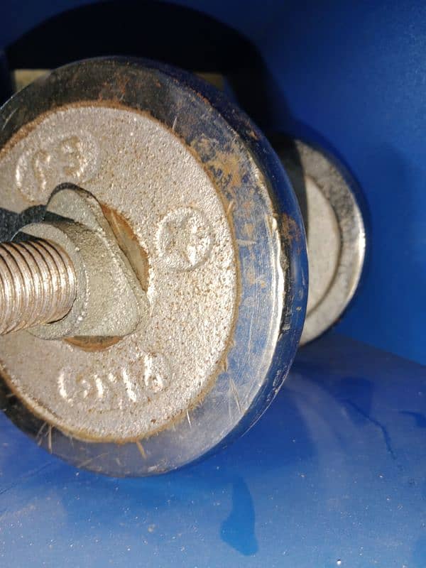 Pair of Steel Dumbbells 2KG 4 Plates 2