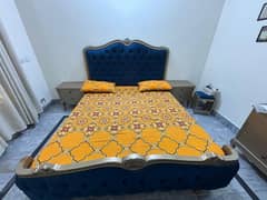 Double bed with dressing and makeup stool 0