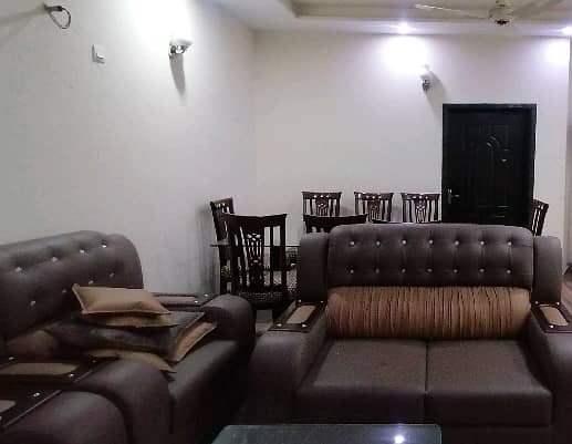 Ideally Located House Of 10 Marla Is Available For sale In Lahore 0