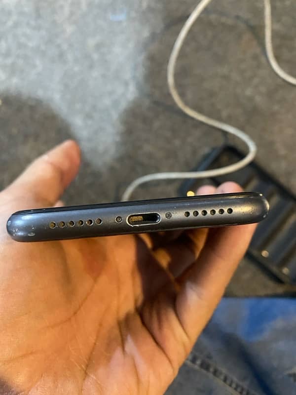 iPhone 11 128gb pta approved with box 2