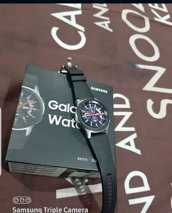 samsung galaxy watch 4  with compleat box 0