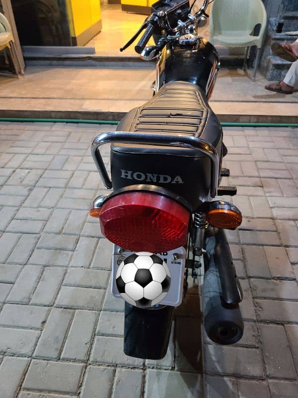 Honda CG 125 Black 4