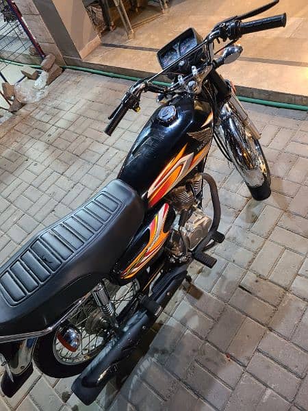 Honda CG 125 Black 6