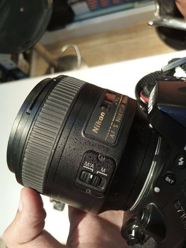 Nikon 85mm/1.8g Lens 1