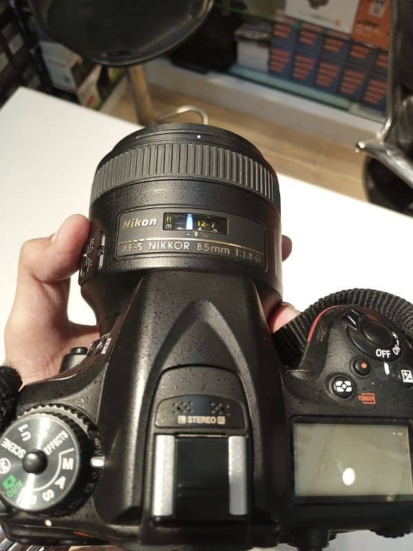 Nikon 85mm/1.8g Lens 2